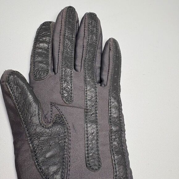 Isotoner Aris Warm Ups Driving Gloves Women OS Gray  Chevron Stretch Nylon, Span - Picture 4 of 7
